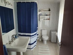 Kúpeľňa v ubytovaní A Barraca. Casa con jardín y vistas a la ría