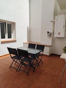 Apartamentos La Bola Suite的厨房或小厨房
