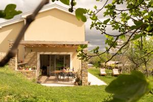 Aed väljaspool majutusasutust Villa Caprisa