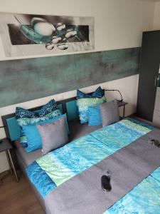 Postel nebo postele na pokoji v ubytování Charakterhaus