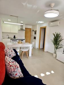 Kuchyňa alebo kuchynka v ubytovaní family apartment near of beach