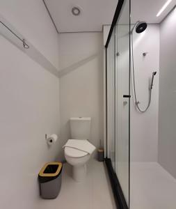 Et badeværelse på IncoMpArÁvEl Studio MoDeRno c/Sacada e Garagem