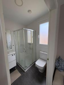Ένα μπάνιο στο Ceranzos 61B Pool Beach House +48 φωτογραφίες