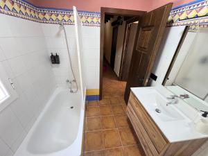 A bathroom at Dúplex Río Madera