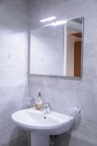 Koupelna v ubytování Sunrise Luxury Apartments