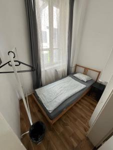 Posteľ alebo postele v izbe v ubytovaní Room in Old Town Krakow