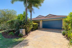 Κήπος έξω από το Hidden Gem at Mudjimba - Walk to Cafes & Surf Beach
