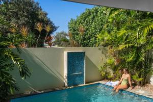 Piscina di Absolute Beachfront Marcoola - Private Pool - Private Spa Bath - Games o nelle vicinanze