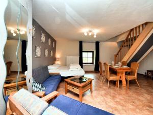 Posezení v ubytování Holiday Home in Ardennes with Scenic Terrace, cleaning included