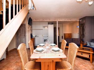 Kuchyň nebo kuchyňský kout v ubytování Holiday Home in Ardennes with Scenic Terrace, cleaning included