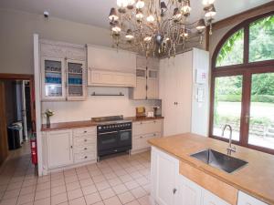 Gallery image of Luxury Estate with Pool & Spa, cleaning included in Jamoigne