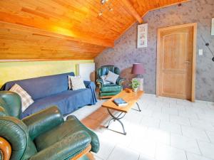 Posezení v ubytování Apartment in Érezée with Private Terrace, cleaning included