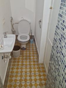 Bilik mandi di Riad Nostalgie of Tetouan
