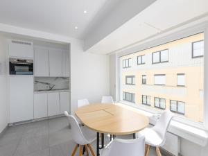 Kuchyň nebo kuchyňský kout v ubytování Apartment in Belgium with Stunning Sea View, cleaning included