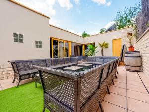 Patio nebo venkovní prostory v ubytování Holiday Home in Avelgem with Pool and Sauna, cleaning included