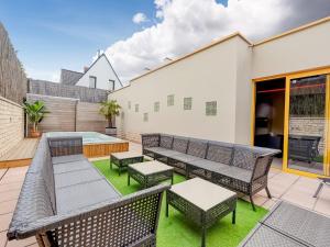 Posezení v ubytování Holiday Home in Avelgem with Pool and Sauna, cleaning included