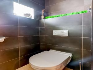 Koupelna v ubytování Holiday Home in Avelgem with Pool and Sauna, cleaning included