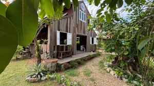 สวนหย่อมนอก DeeTorJai FarmStay Nan ดีต่อใจ ฟาร์มสเตย์ น่าน โดยเจ้าของ