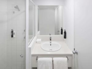 Koupelna v ubytování ibis Styles Sydney Central