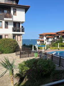 Bassein majutusasutuses Saint Thomas Holiday Village Condo või selle lähedal