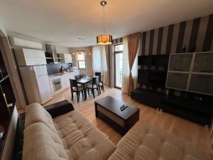 Köök või kööginurk majutusasutuses Saint Thomas Holiday Village Condo +13 fotot