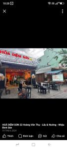 En restaurant eller et andet spisested på AMY HOME - 3 bedroom Apartment with bathtub