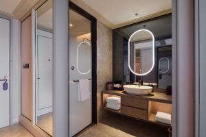 Bilik mandi di Mercure Huzhou Nanxun Ancient Town +52 gambar