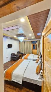 JāmbにあるD ROYAL LADAKH Hotel & Restaurantのギャラリーの写真 +8枚の写真