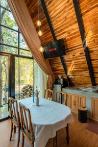Fotografie z fotogalerie ubytování Issara Bar&House v destinaci Ko Larn