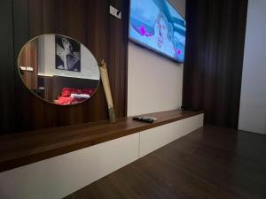 Μια τηλεόραση ή/και κέντρο ψυχαγωγίας στο Venus apartment 45