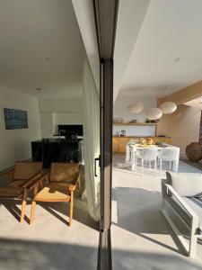 Posezení v ubytování Lagouvardos Beach House