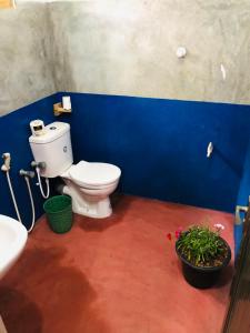 Kamar mandi di Trinco Be Cool Hostel