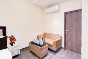 Posezení v ubytování Super Collection O Sector 108 Noida