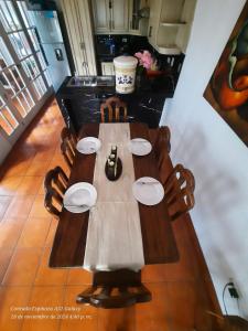 Imagen de la galería de Casa de la Cúpula - Free Parking - Sleeps Eight, en San Miguel Dueñas 5 fotos más