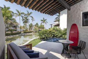 Бассейн в Thompson Zihuatanejo, A Beach Resort, by Hyatt или поблизости