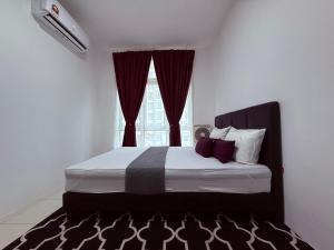 Postel nebo postele na pokoji v ubytování Private Room Ipoh Centre - Stay with host