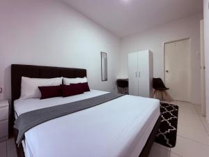 Postel nebo postele na pokoji v ubytování Private Room Ipoh Centre - Stay with host
