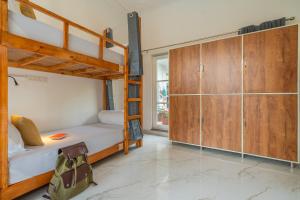 Postel nebo postele na pokoji v ubytování The Social Stays Bir formerly ArtBuzz
