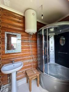 Ένα μπάνιο στο Ne Dacha Недача