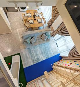 Residensi Agile Delima by Times 8 tesisinde bir oturma alanı