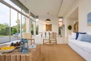Χώρος καθιστικού στο Beach House Galei