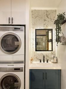 Φωτογραφία από το άλμπουμ του Private-Suite, Kitchen, Laundry, Rainfall Shower, 4kTV σε El Centro