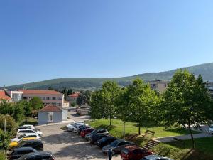 Nespecifikovaný výhled na hory nebo výhled na hory při pohledu z apartmánu
