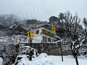 Firefly Hostel trong mùa đông