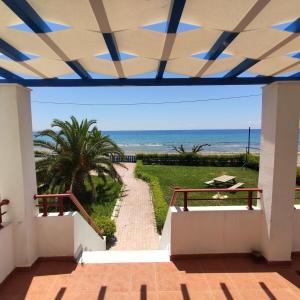 Gallery image of Luxury Villa Beachfront in Sozopoli