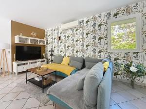 Μια τηλεόραση ή/και κέντρο ψυχαγωγίας στο Casa du Luberon