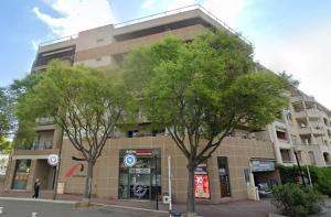 Το κτήριο όπου στεγάζεται  το διαμέρισμα +3 φωτογραφίες