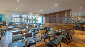 Ruang duduk di Maldron Hotel Portlaoise