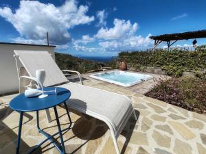 Бассейн в New Home Wisteria - Jacuzzi exclusive use или поблизости