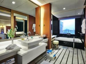 Ένα μπάνιο στο InterContinental Shenzhen by IHG